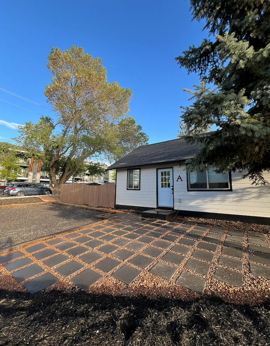 3 bed, 1.5 bath, 1050 sqft, $2,800 — Photo 1