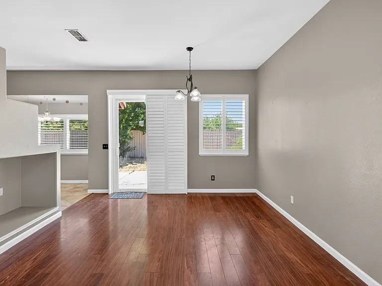 8505 Ardennes Way — Photo 5