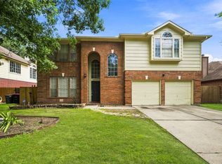 5007 Kleinbrook Dr, Houston, TX 77066