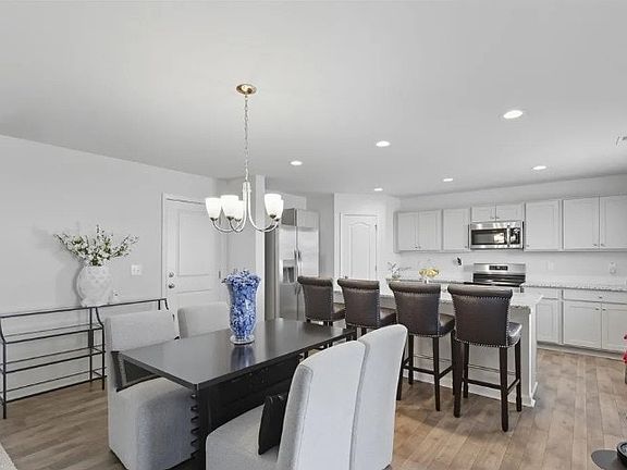 2nd image of 112 Arlington Dr