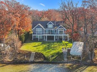 1615 E Lakeshore Dr, Twin Lakes, WI 53181
