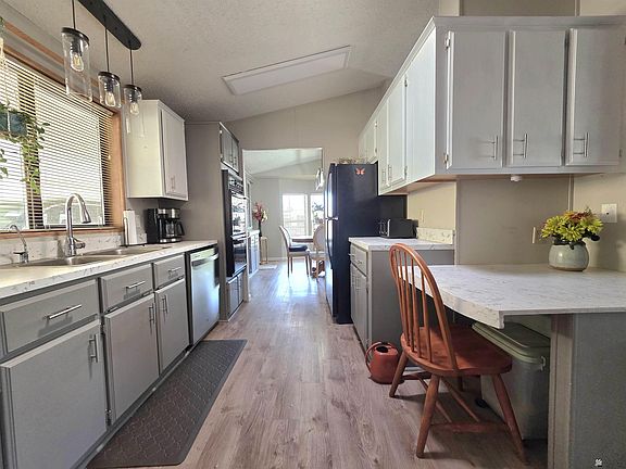 4th image of 11459 E 36th St