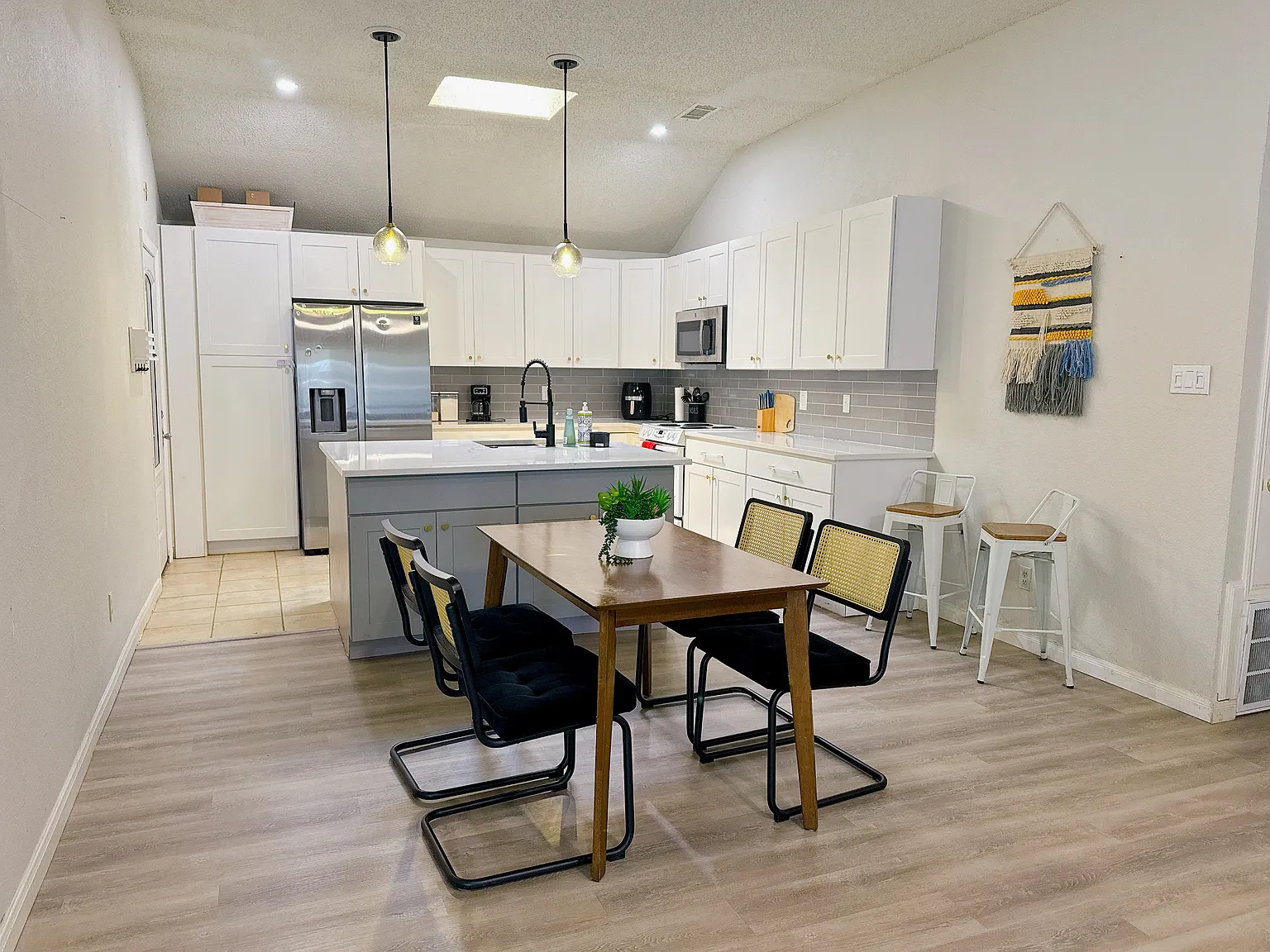 4 bed, 1486 sqft, $4,500 — Photo 3