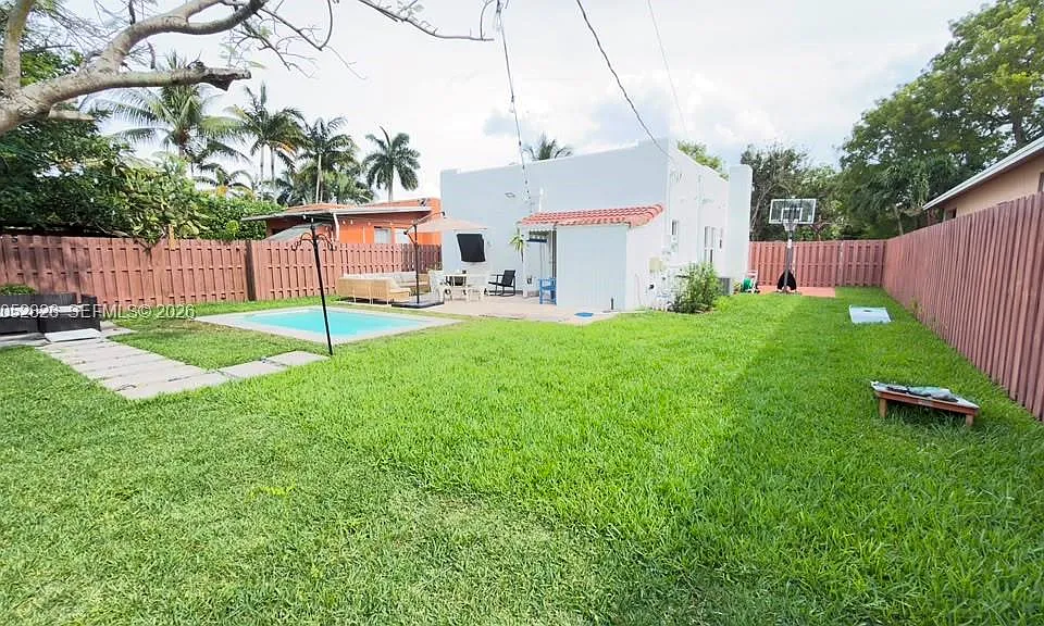 220 SW 5th St