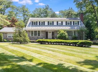 3 Haddington Dr, Old Westbury, NY 11568