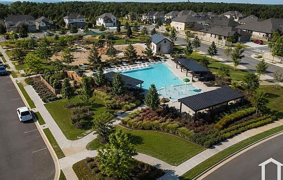 2nd image of 369 Millwood Ln