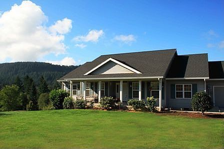 Picturesque Location!