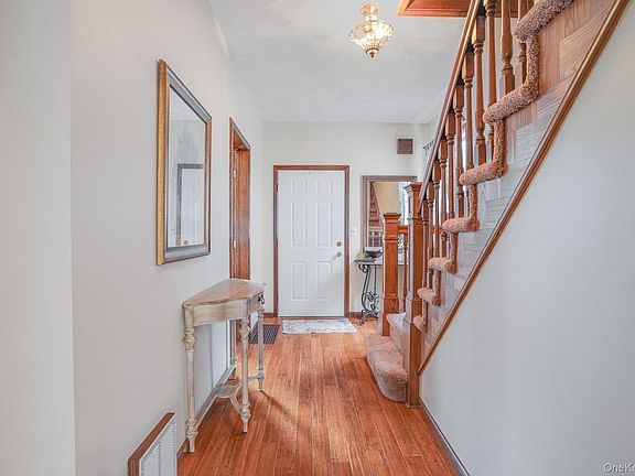 4th image of 25 Taylor Avenue