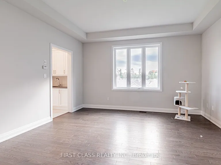 15 Kenneth Campbell Ct — Photo 7