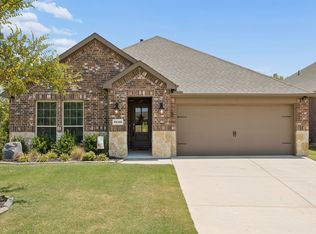 3440 Brady Starr Dr, Aubrey, TX 76227
