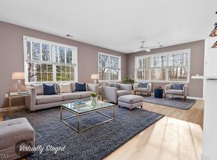 40 Ridgeview Ln, Mount Arlington, NJ 07856