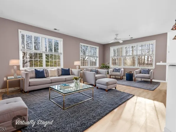40 Ridgeview Ln, Mount Arlington Boro, NJ 07856