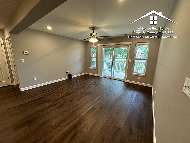 2620 N Bluff St #102 — Photo 5