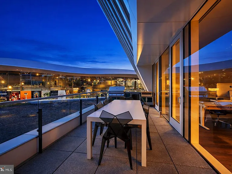 601 Wharf St SW #305 — Photo 14