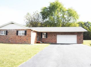 840 N Union St, Staunton, IL 62088