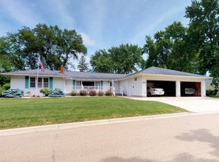 202 Willamor Rd, Albert Lea, MN 56007