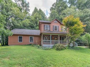 111 Peacock View Dr, Hendersonville, NC 28792