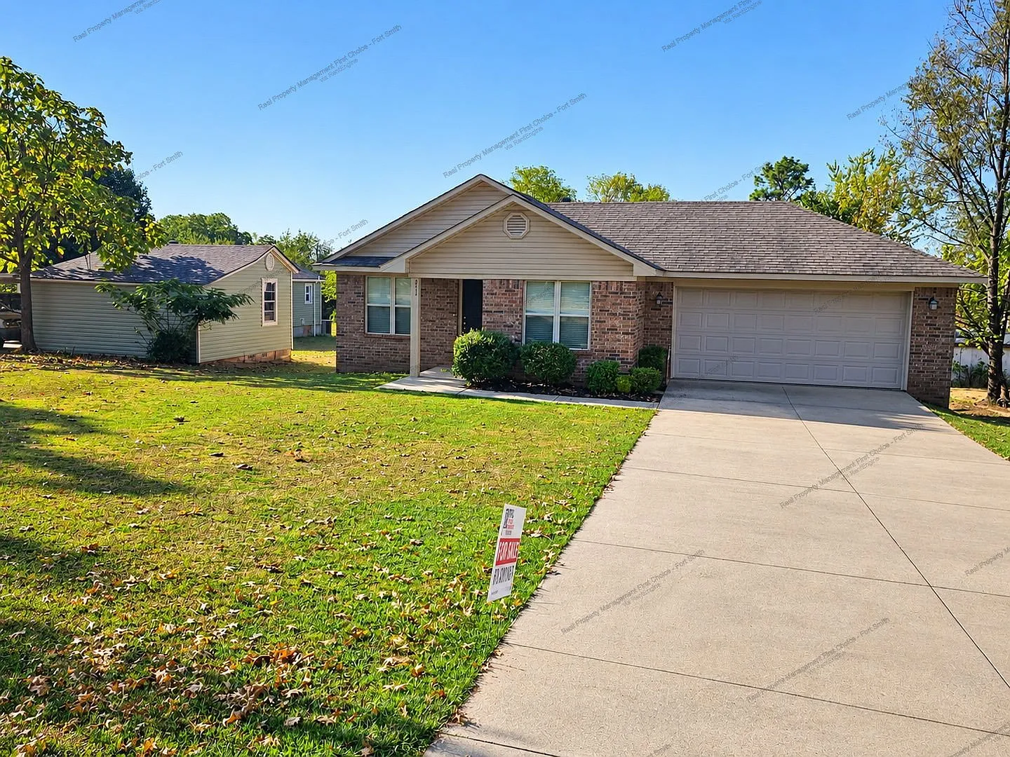 3 bed, 2.0 bath, 1370 sqft, $1,375 — Photo 1