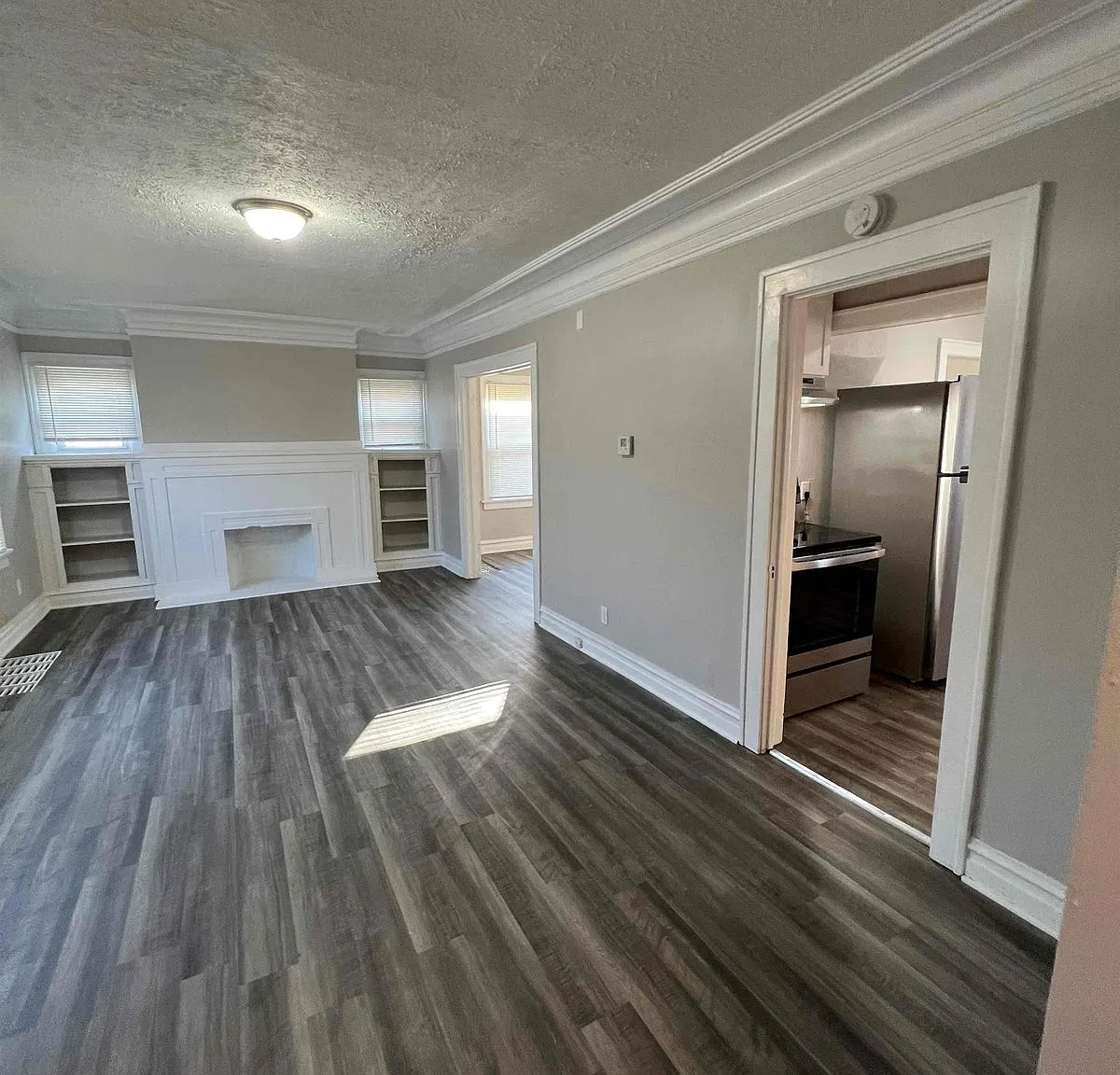 3 bed, 1.0 bath, 1288 sqft, $1,225 — Photo 4