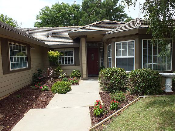 2nd image of 1585 Alicia Dr