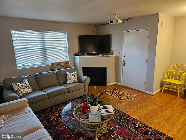 200 N Wayne Ave #9 — Photo 2