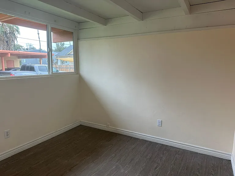 1215 E Central Ave — Photo 13