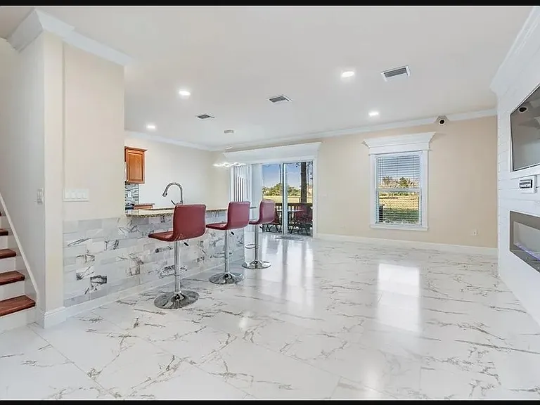 973 Aussi Ct — Photo 2