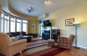 2nd image of 657 W Fulton St Unit 408