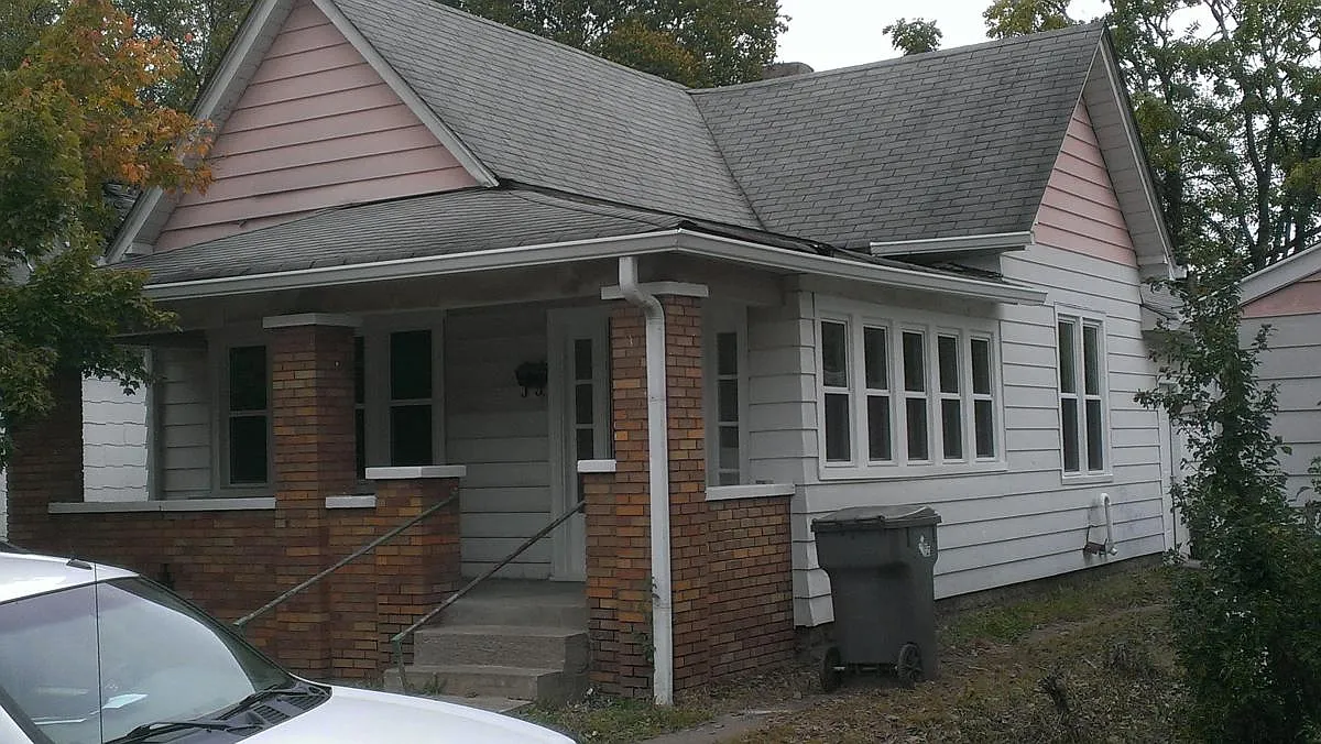 1053 N Traub Ave photo 1