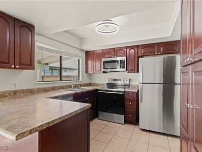 3936 Applecrest St, Las Vegas, NV, 89108