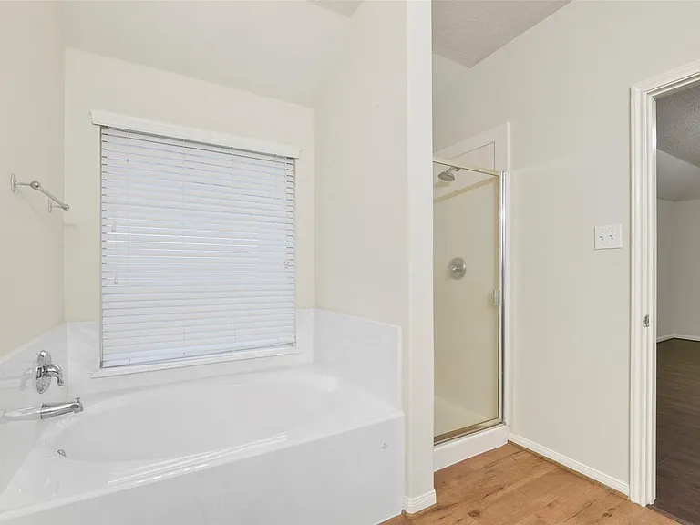 7514 Boxwood Ridge Ln — Photo 18