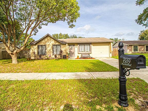 2nd image of 1509 Piney Branch Cir