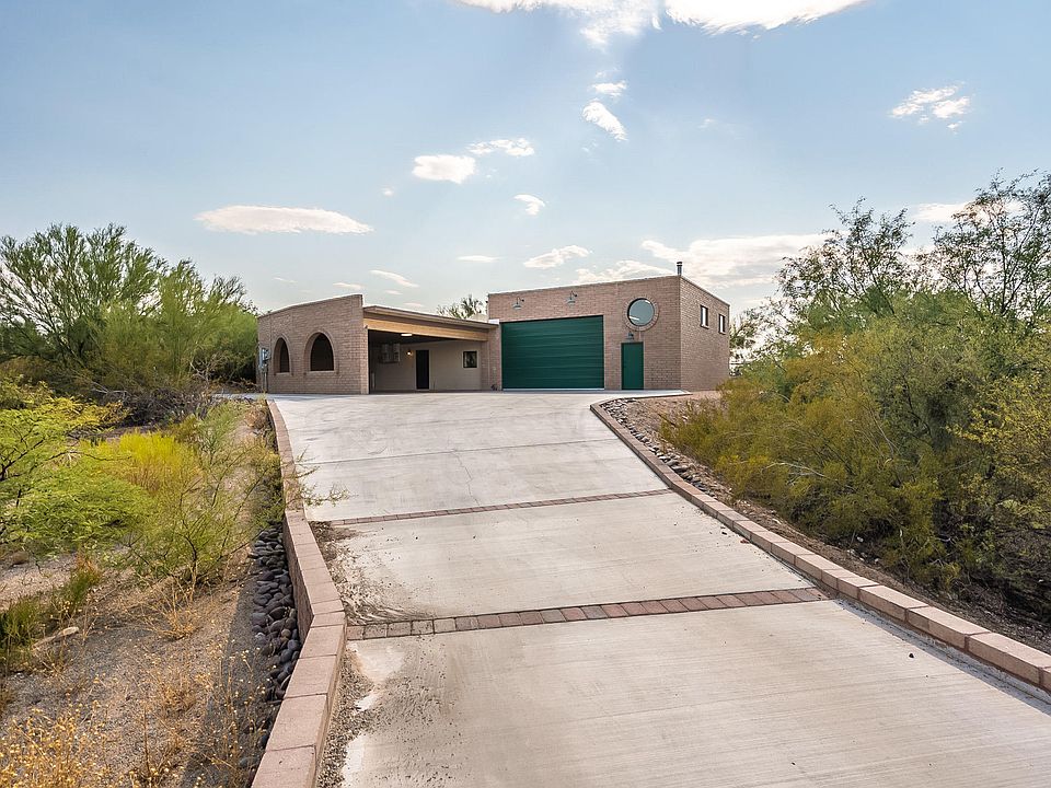1st image of 309 N Schrader Ln