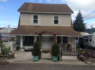 229 Elm Ave, Reedsport, OR 97467