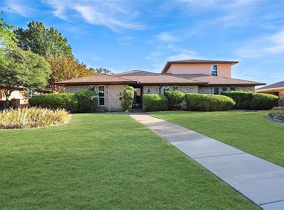 2nd image of 806 Lake Highlands Dr