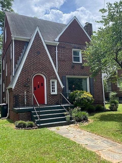 1st image of 215 Langhorne Ln