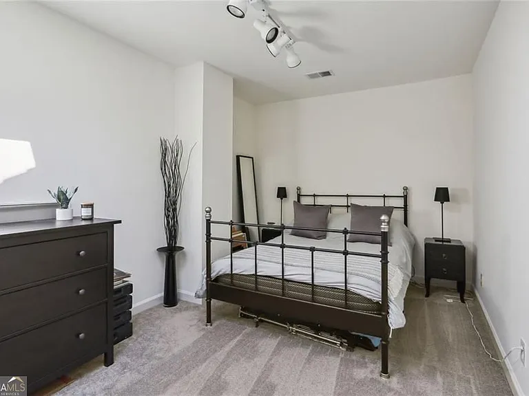 5684 River Oaks Pl NW — Photo 14