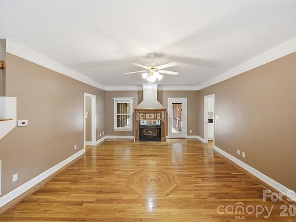 3rd image of 142 Griffin St