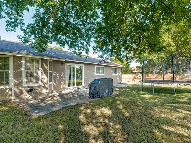 5702 Woodgreen — Photo 15