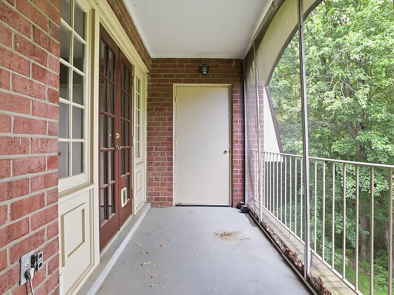 8114 A Colony Point Rd #G — Photo 10