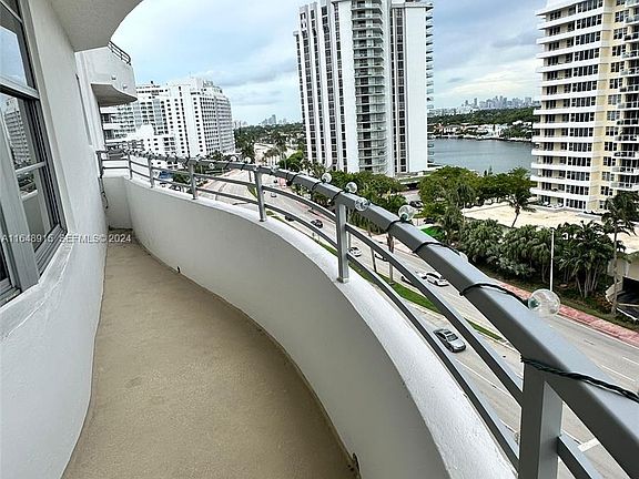 4th image of 5555 Collins Ave APT 10B