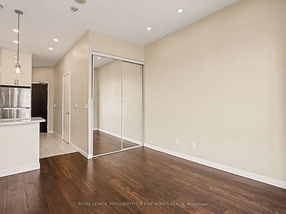 5th image of 7 King St E #1814