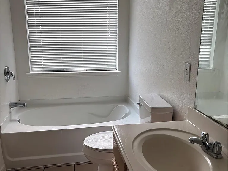 21115 Field House Ct — Photo 5
