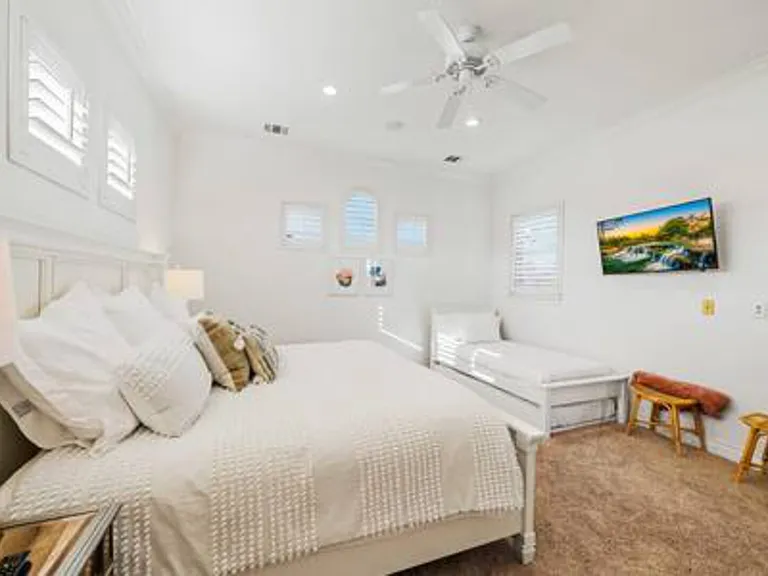 River Oaks Dr — Photo 35