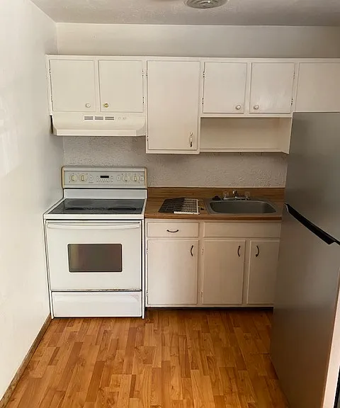 760 W Main St #205 — Photo 3