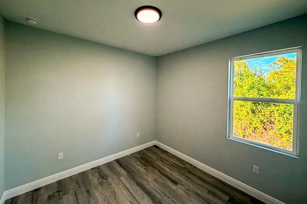 4 bed, 2.0 bath, 1636 sqft, $2,200 — Photo 3