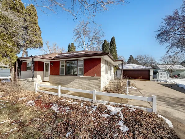 7200 June Ave N, Brooklyn Center, MN 55429