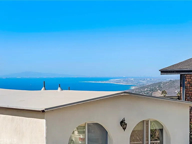882 Acapulco St — Photo 37