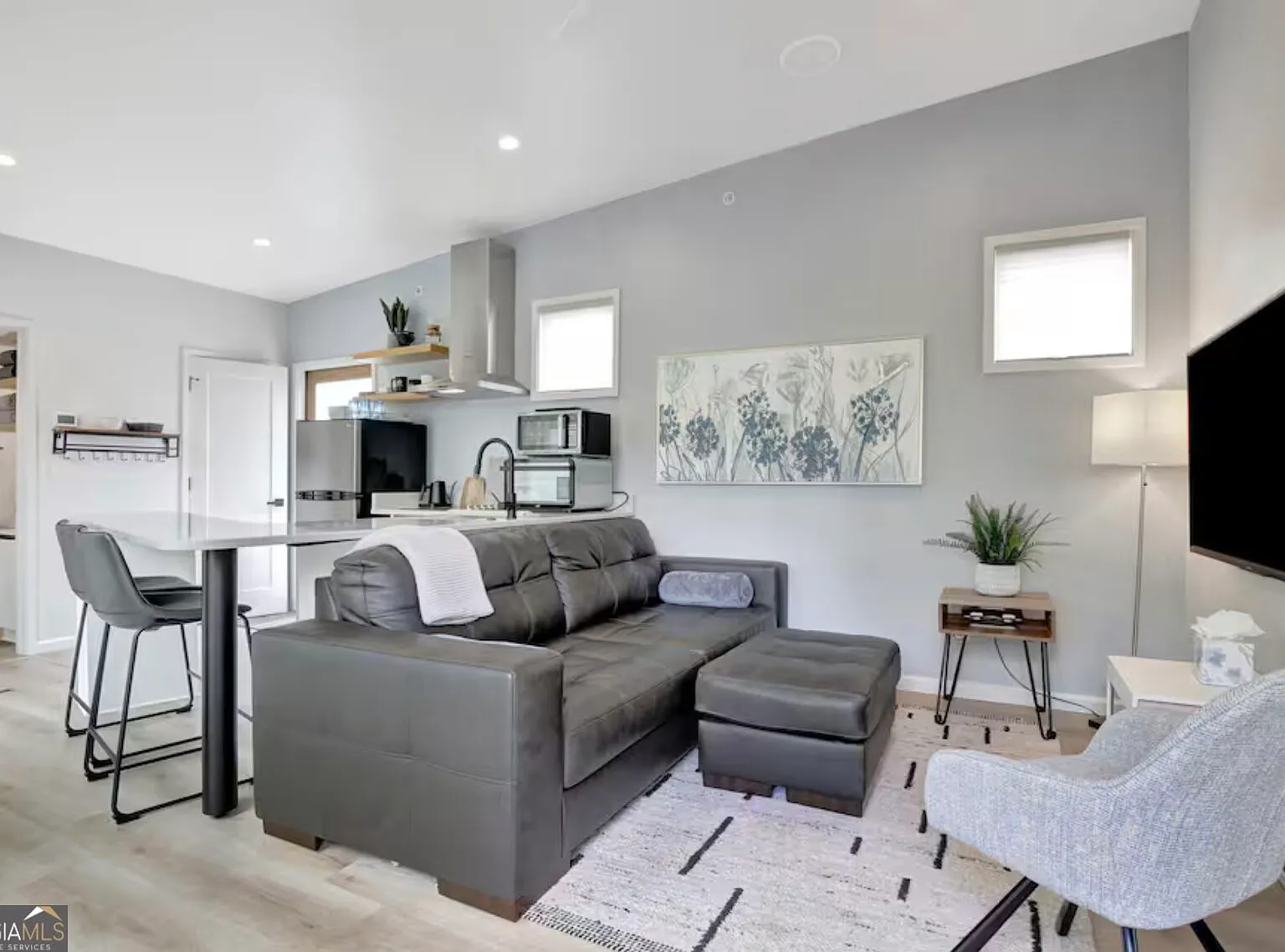 1 bed, 1.0 bath, 463 sqft, $3,500 — Photo 2
