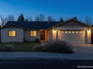 2215 SW Stonehedge Ct, Redmond, OR 97756